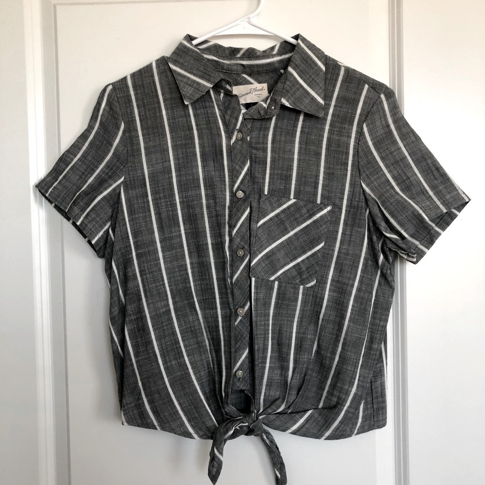 Casual cute front tie blouse Size Small